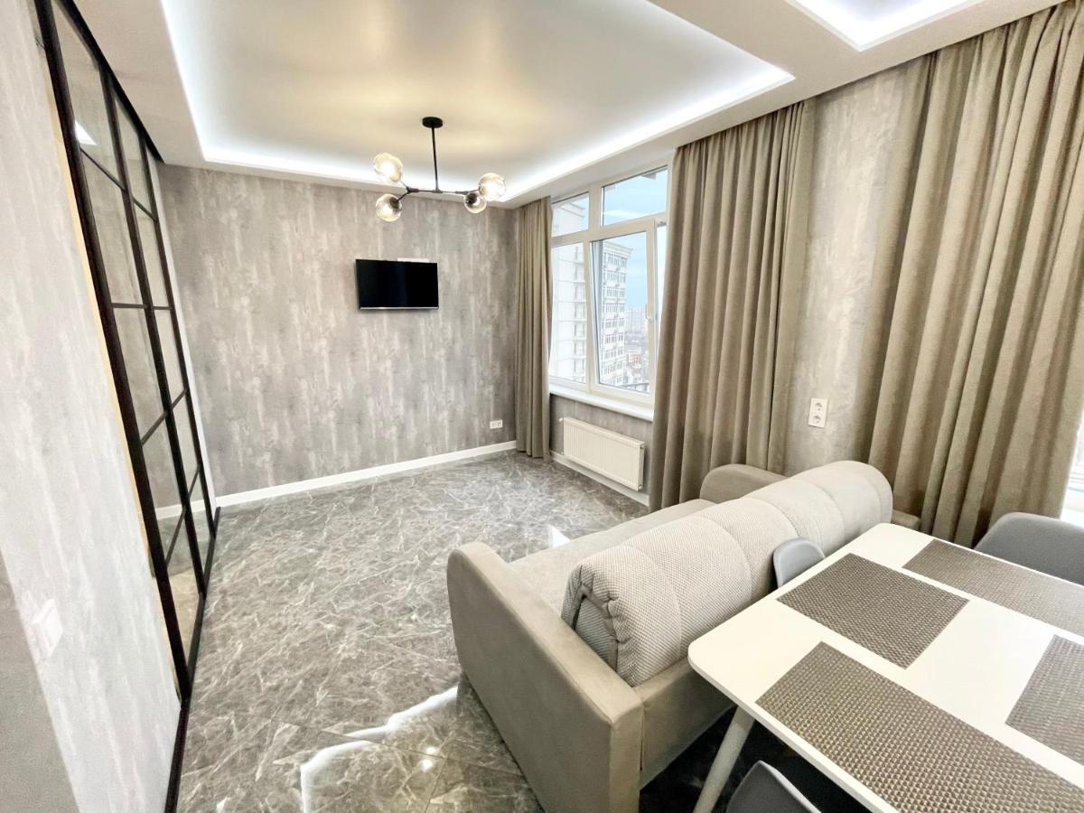 Сozy 704 Sunrise Apartments On The 22Nd Floor In The Center Odesa Exterior foto
